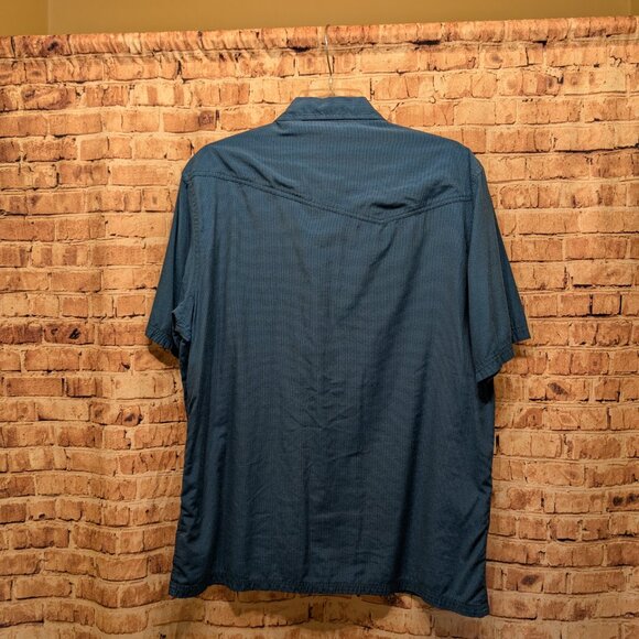 Ascend Short Sleeve Button Down Size Large - Picture 10 of 13